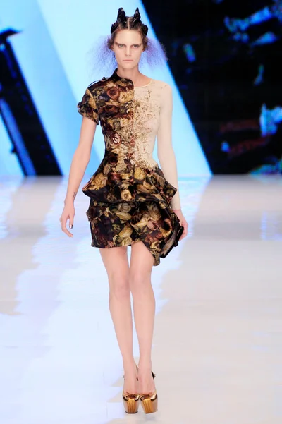 Look 17